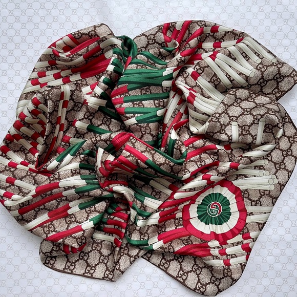 New Gucci Scarf Logo GG Print Club WEB Beige Silk Scarf Wrap - Picture 12 of 13